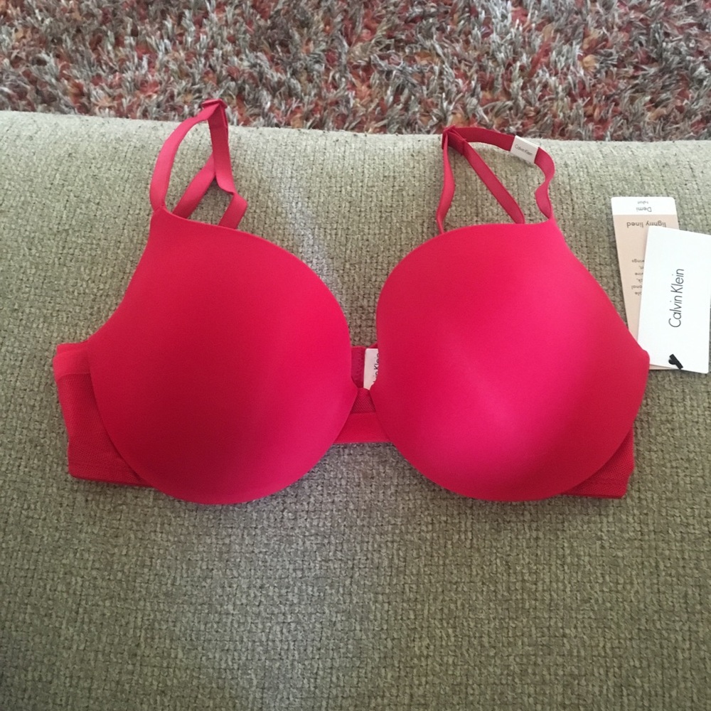 demi t shirt Bra